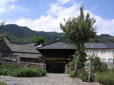 Vista principal horreo de Pepe ganceu